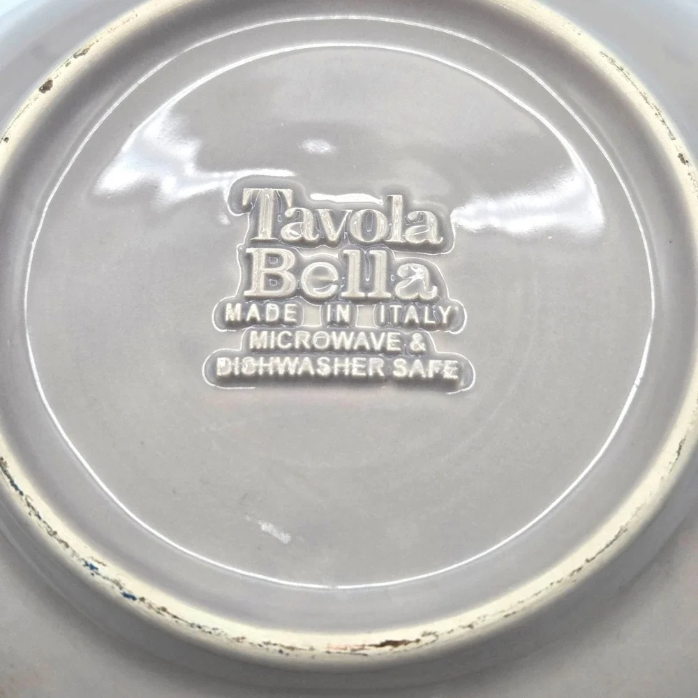 Tavola Bella Italian Ceramic Bowl  Embossed Swirl 9 Inch‎ Made In Italy
